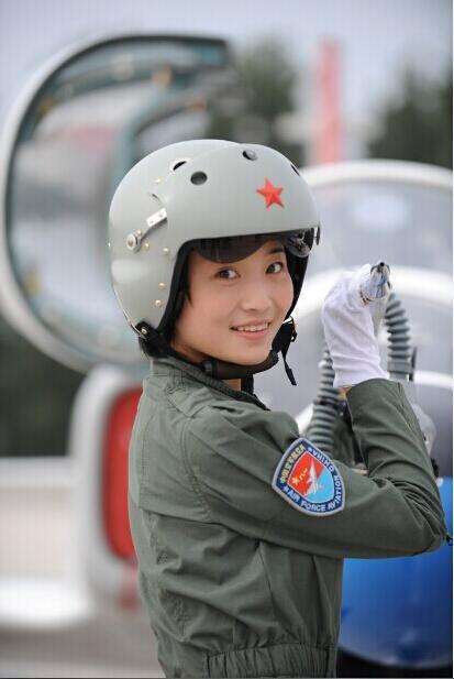 中国最美军装图片 t01973d0f9f8744e9a6.jpg