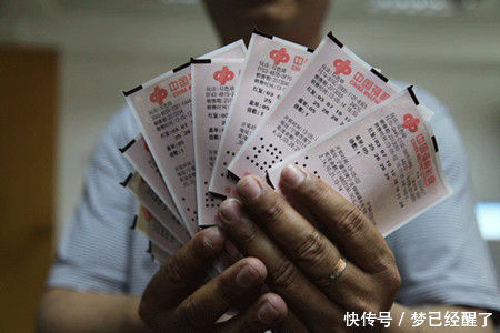 彩票店老板卖出一张彩票,到底能赚多少钱