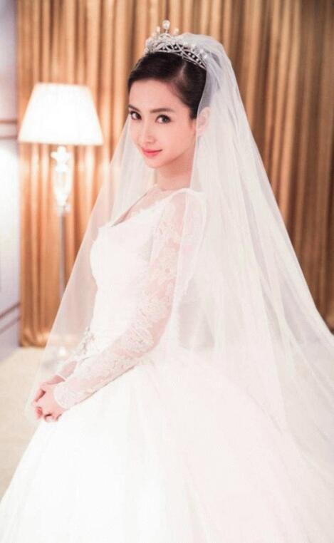 关晓彤礼服、迪丽热巴礼服、baby婚纱,都没有