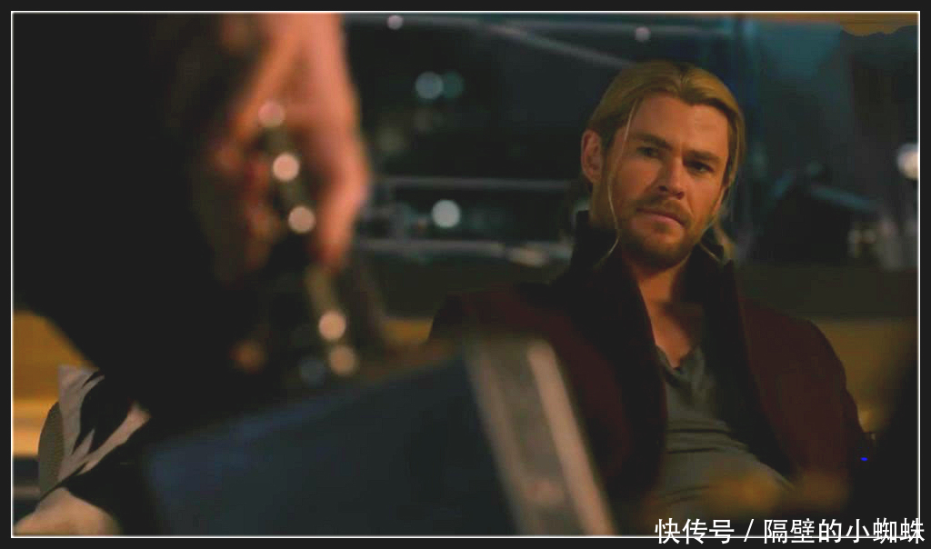 《复联4》美队拿起了雷神之锤,那之前动了锤子