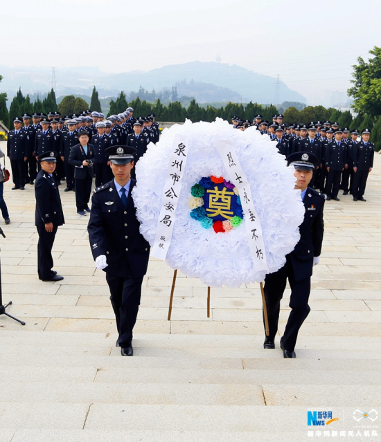 烈士陵园座落于丰泽区城东街道的莱山上,占地面积45亩,是泉州市爱国