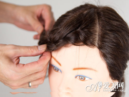 怎样<em>编头发</em>简单好看打造韩范编发_360问答