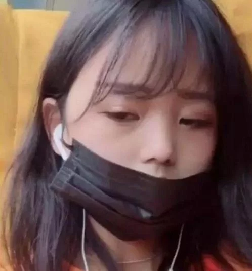 凭一双眼睛走红,当她摘下口罩那一刻,网友别闹,戴回去-第3张图片-【秒速时时彩开奖结果】爱站屋博客 凭一双眼睛走红,当她摘下口罩那一刻,网友别闹,戴回去-第3张图片-【秒速时时彩开奖结果】爱站屋博客