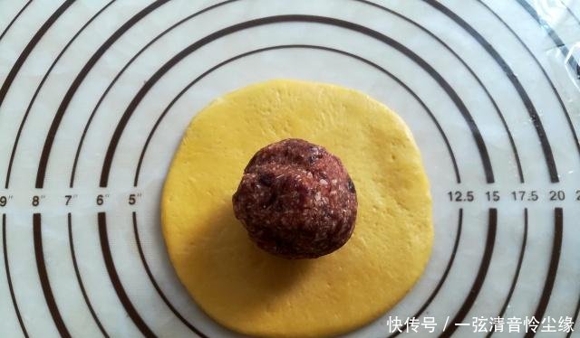 怎么做红豆馅面包 t019cb63ddc1611f2bd.jpg