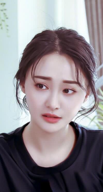 小仙女郑爽,出道至今热度和争议不断,你们怎样