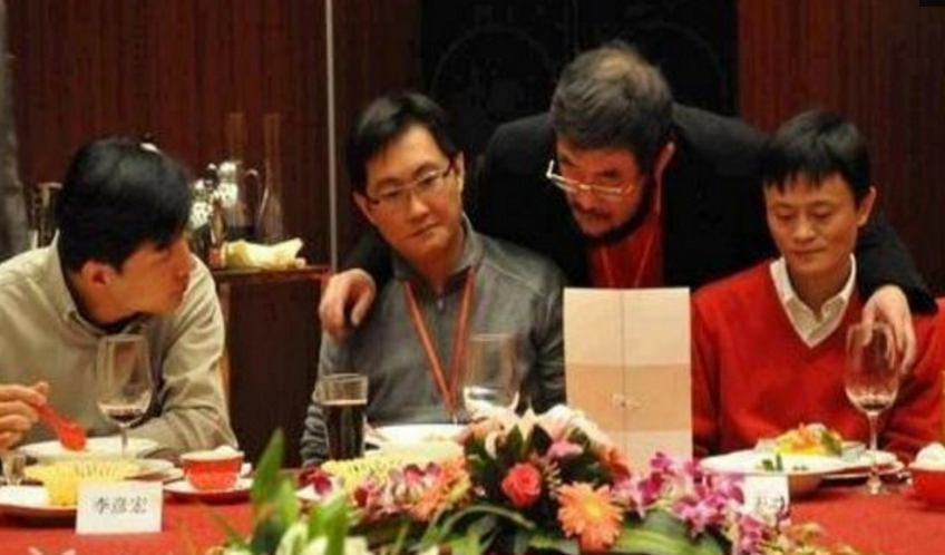 饭桌上的马云:客请盖茨,与马化腾李彦宏同桌成经典