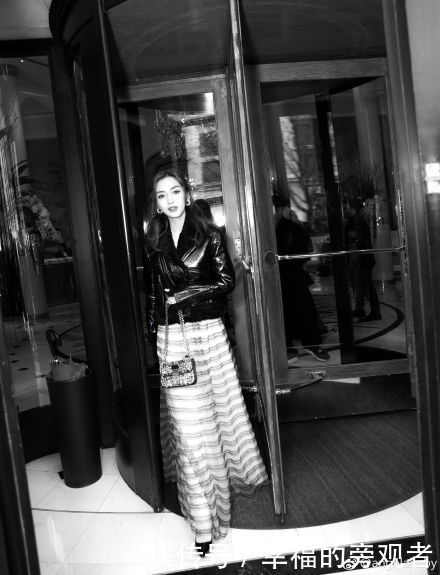 angelababy米兰时装周又把名画穿身上,这个侧