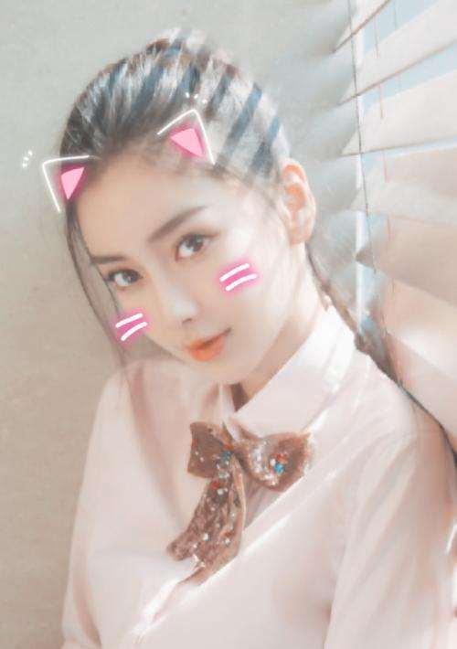 杨颖大姨妈护体遭嘲讽,凌晨发文诉苦,网友:你每