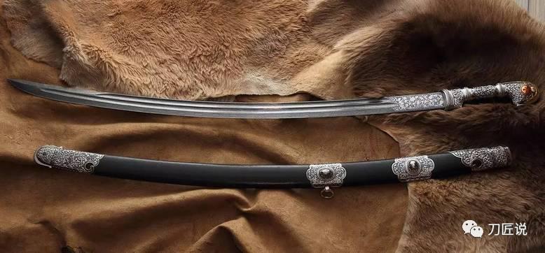 刀头双刃被称之为"鹰之利爪"的军刀极品:"恰西克"的骑兵战刀