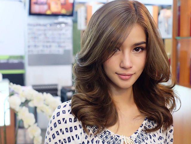 中国人问：为什么泰国女孩个个漂亮？泰国某网民：混血出美女