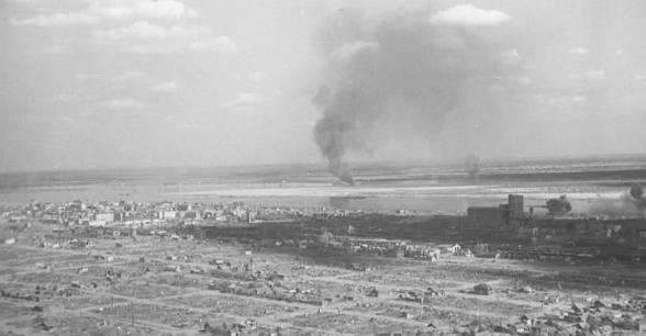 一位德国战地摄影师,用镜头真实再现斯大林格