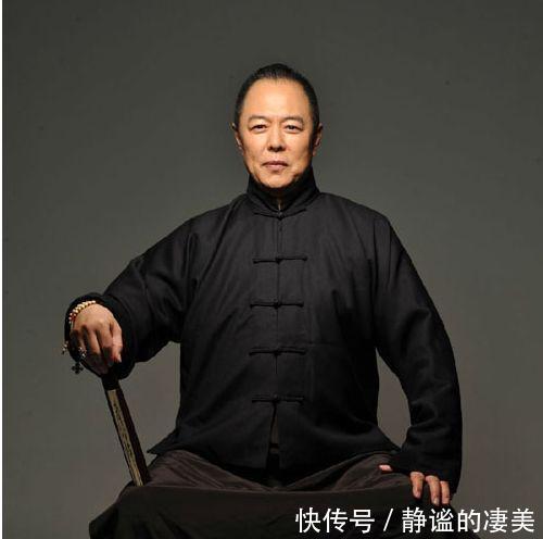 改了国籍的明星:蒋雯丽张铁林许晴上榜,李连杰