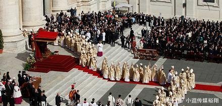 此国仅62个足球场大, 建国89年来, 无人敢惹, 还