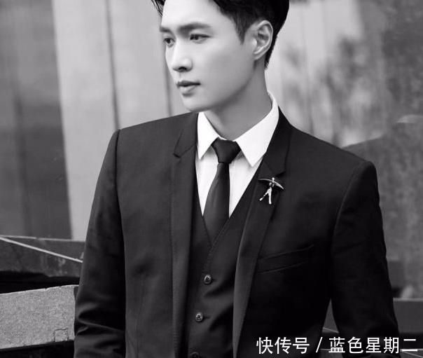 偏执男主小说推荐排行 t01a6bf1686b750cae6.jpg