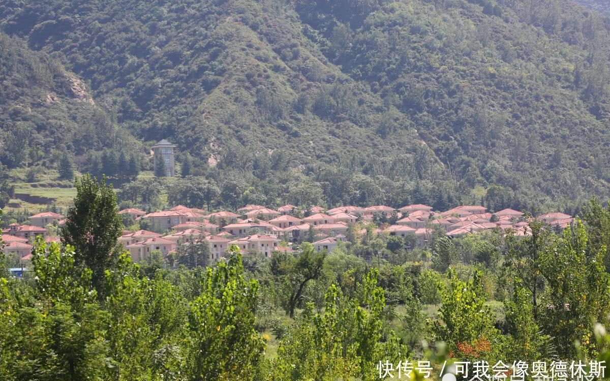 秦岭北麓的别墅,违规建设别墅正在拆除