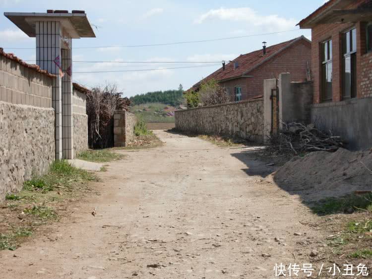 岳父过寿,女婿给五千红包,晚上看到家族群的消