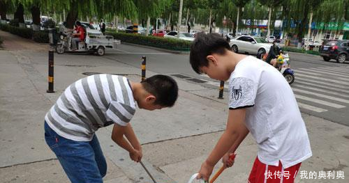 兰山 小小志愿者助力文明城市创建在行动