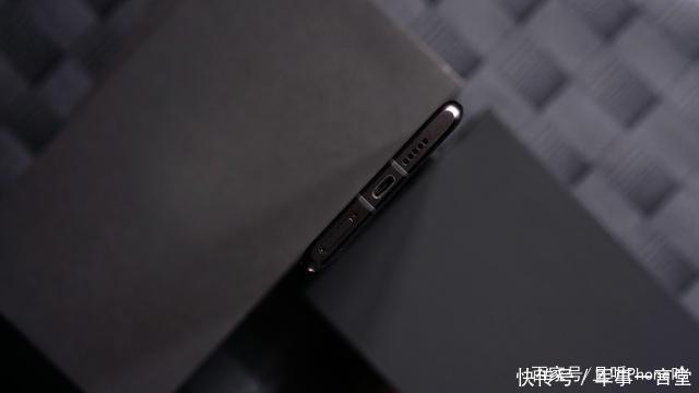 首发|科技潮流新标杆!华为 P30 Pro亮黑色开箱