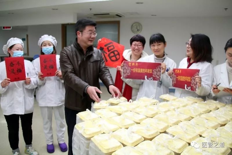 除夕 白衣天使为健康\"守岁\"