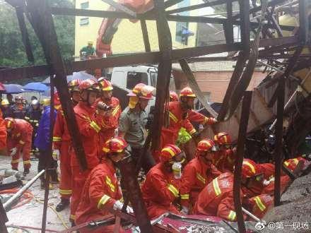 深圳龙岗发生雨棚坍塌事故 致4人遇难2人受伤