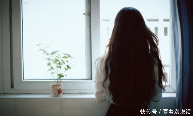 婆婆来我家小住，她准备了桌饭菜，我才吃半碗，她就掀了桌子