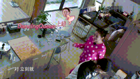 小S一来就变搞笑，看到S姐妹热热闹闹还是戳到了我们的青春！