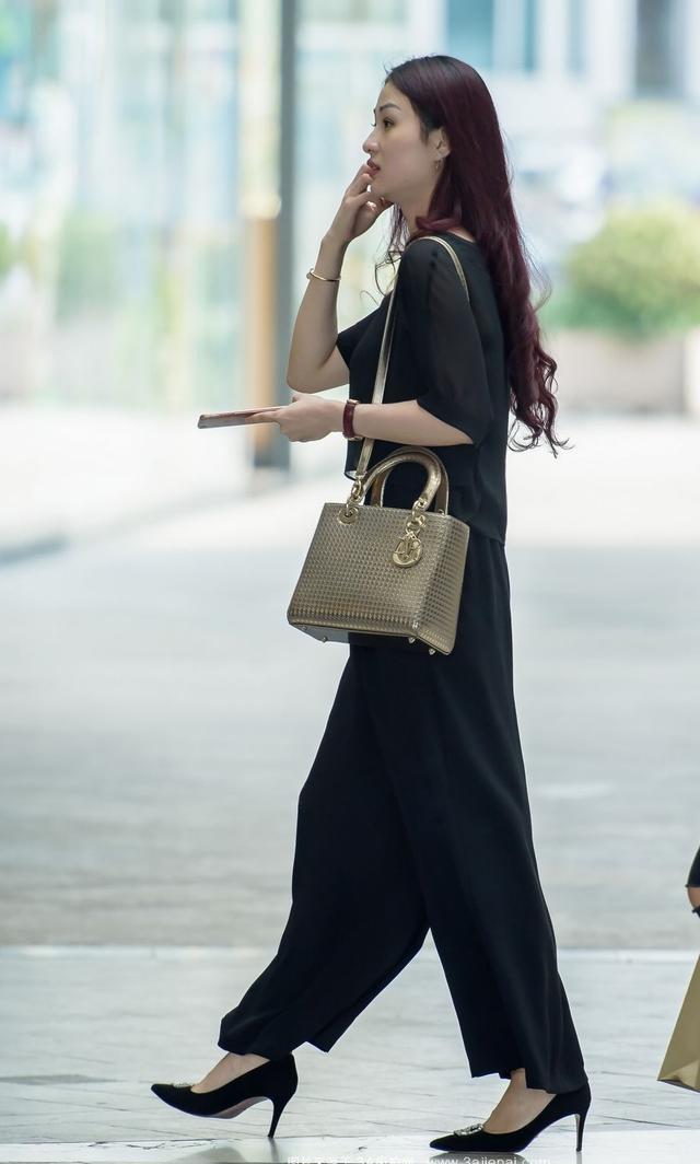 街拍黑纱长裙阔腿裤气质美女,身材高挑性感