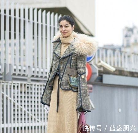 打底必备的毛衣裙搭什么外套好看 3大look就够