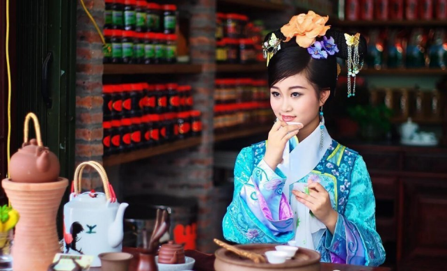 古代皇帝结婚年龄只有十三四岁,他们是如何学会造小人的啦?