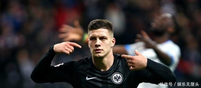 汉堡这主场,差点把莱比锡拉下马!维埃拉真乃“魔术师”,武什科维奇这小孩太狠了