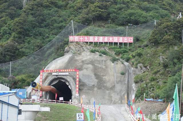 除了中国,这条“全世界最险”铁路没有国家能做到!2026通车