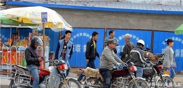 为什么摩的司机都用125摩托车而不是100,小排量不是更省油吗? bwin888备用地址