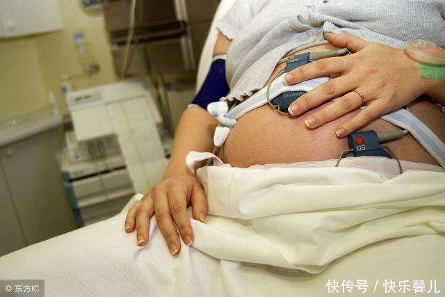 28岁孕妇分娩大出血,医生道出原因,老公当场怒斥:不做接盘侠