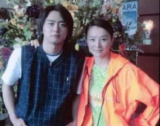 她是鲜有的武打女星，婚后竟与义子通奸，52岁活成这样！ 邻家MM