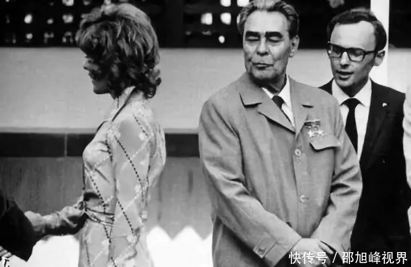 俄罗斯将最大军演,美国往中东增兵,要决战?