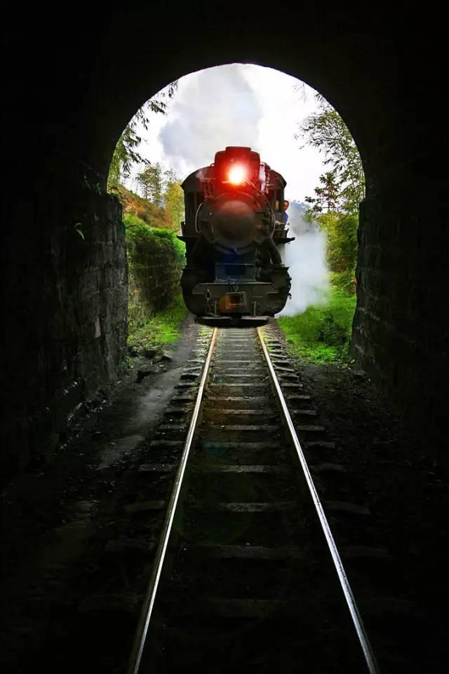 嘉阳蒸汽小火车,坐上去就开往春天