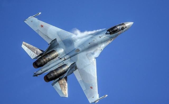 最大飞行速度媲美F-22的战斗机,产量超100架,