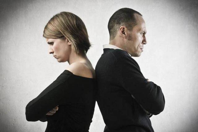 和女友准备结婚,岳母开口要30万礼金,两年后我庆幸自己没娶她