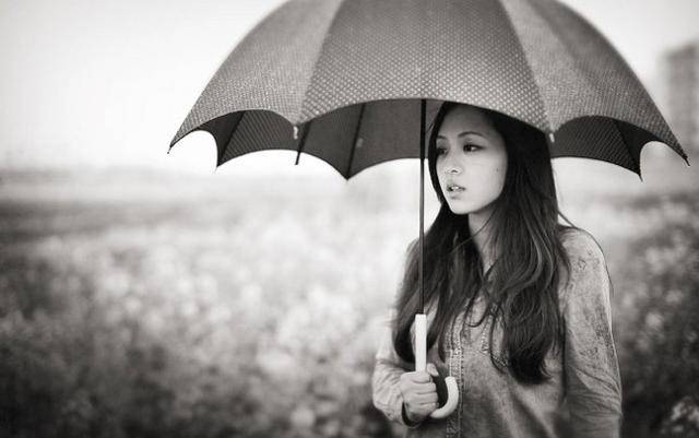 女人爱上你的时候,会有这四种表现,遇见了别错过