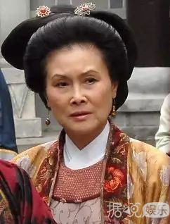廖丽丽最擅长的角色是带点乡音的三姑六婆较为人熟悉的角色包括