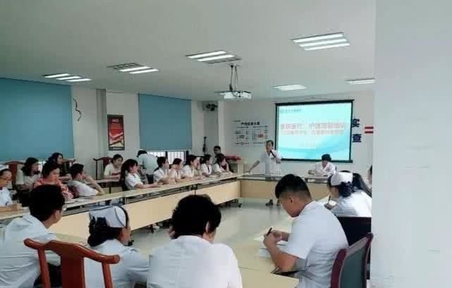 提前上班被开除