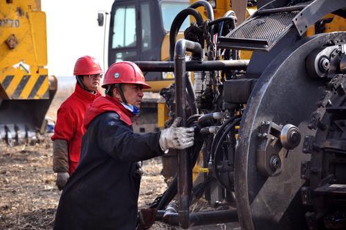 国际油价遭遇重挫