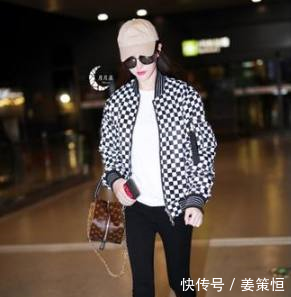 张蓝心裹塑料,还是刘诗诗刘雯穿得最实在