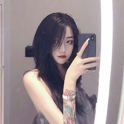 搞笑段子：打开冰箱满目琳琅的饮料，纠结了十几分钟也不知道买啥