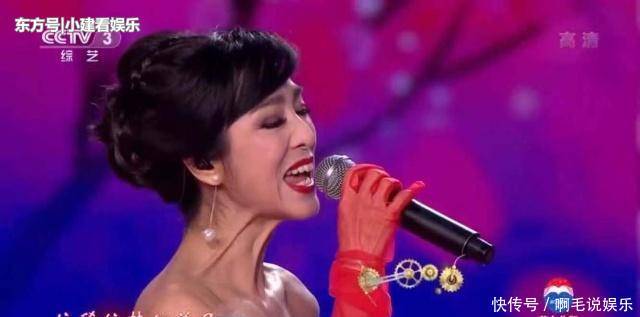 韩雪和李晨,米雪和张智霖同唱《铁血丹心》,都
