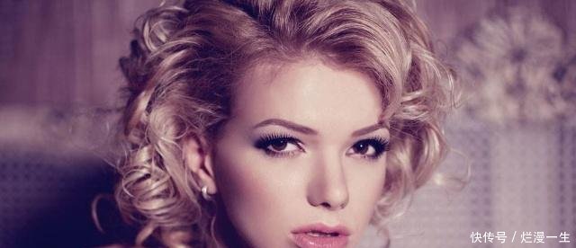 女人睡觉前把这个贴在肚脐上,坚持一个星期,会