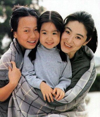 林青霞小女儿照片曝光，和妈妈颜值差太多，这真的是亲生的？