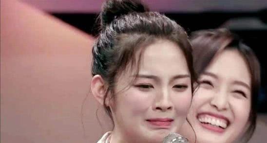 获2018影响中国年度人物,脸圆腿粗获奖感言像