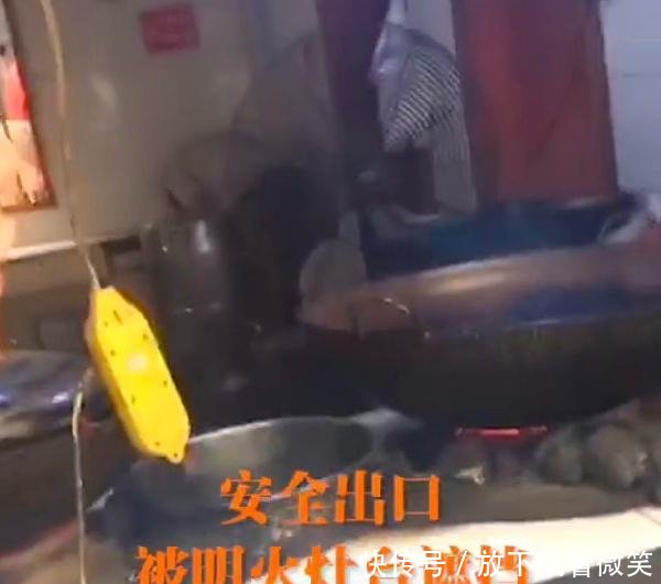 成名的代价吴亦凡打卡的面馆被要求整改,老板