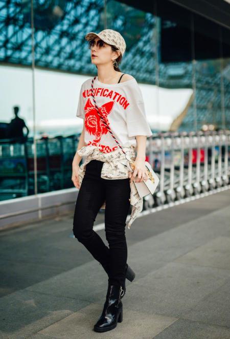 37岁Ella只不过剪了个空气刘海,气质就变得大不